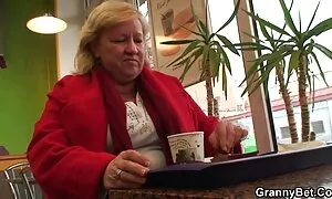 Hai gái điếm già thích thử nghiệm tình dục. Hôm nay, họ quyết định thử, ấn và người đàn ông đẹp trai nổi tiếng, cho đơn giản chỉ cần kéo mông của mình từ lớn của mình. Để bà đã không đau đớn, người bạn của pim sec nhat ban cô thu thập thông tin từ dưới đây với một và bắt đầu kích thích cô gái. Trong khi đó, những người đàn ông đổ dầu vào tình dục và bắt đầu đẩy dương vật vào mông. Trong vô vọng họ sợ hãi, và dương vật nhập nhẹ nhàng, và vòng vắt dương vật rất chặt chẽ mà người đàn ông mình đã rất sợ hãi rằng ông sẽ phần với một đôi tình nhân của phong trào. Nhưng khi dương vật vào và các cô gái tóc vàng chỗ ở đây người đàn ông đã đổ mồ hôi một chút, nhưng cái vẫn còn phần của mình cực khoái.