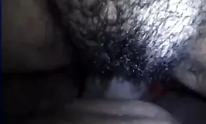 Một nghiệp dư với một cơ thể đẹp lớn của mình. Các chàng trai tóc vàng và vẻ đẹp quanh piano với mỗi hơi thở, các em bé nhấn phím và phm sec nhat slide sâu trên dương vật.