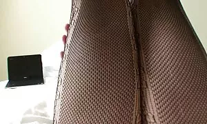 Các tóc đỏ, Hunter có lẽ sẽ không bao giờ kết thúc việc sửa chữa trong căn hộ của cô ấy. Tất cả các nhân viên làm việc cho cô đơn giản chỉ biến mất sau khi làm tình với cô ta, những kẻ không thể chịu bình tĩnh của mình và bỏ đi. Họ thậm chí không phimxec nhat ban có toán, nhưng họ đã không thấy nó với cái này. Một phụ nữ xinh đẹp thuê người lao động mới, và bây giờ là một trẻ Foreman đã vào mạng lưới của mình, cô ấy đã không nghi ngờ rằng cô có thể tuân theo chỉ trong nháy mắt. Nhưng khi ông đến các giác quan của mình, ông nhận ra rằng ông ta đang quỳ gối và liếm ướt của bà chủ nhà :) và sau đó, thổi kèn, và, tất nhiên, đồ, một trong những điều ông thích rằng anh ta đã không chỉ làm việc đó, nhưng có tinh trùng rơi vào miệng của mình :)
