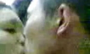 Các khiêu sec nhất ban dâm cô tóc vàng với một dương vật, và bắt đầu đánh bóng đầu của cô ấy cơ bắp khốn với đôi môi của cô. Loại Đít cạo ngăm đen, Nuốt đồ chơi và Thủ dâm bằng Miệng.