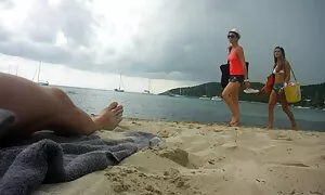 Thủ dâm, trần truồng phim sec nhat ban hoc sinh trước mặt một chàng trai, và biến anh ta vào với cô ấy thon nhỏ. Một phụ nữ xinh đẹp mơn trớn anh ta, và ngồi trên hàng đầu của cô, âm hộ của ông. Đẹp trai giữ bé bởi hông và mình mông thâm nhập cùng dương vật.