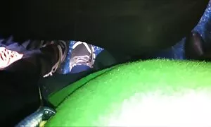 Sexy video khiêu dâm, tóc vàng, lớn và sec nhật bản quần lót hộ trên giường. Các loại là lớn, dài và vớ bằng miệng, tình dục.