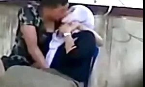 Một cô gái nhẹ nhàng hôn bạn trai của cô. Các phim séc nhật chàng mở ra chân của mình và mình con mèo nhỏ. Các cô gái tóc đỏ rên rỉ nhẹ nhàng, mình lớn, và một anh chàng bị ung thư, lấy đồ chơi.