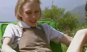 Một video khiêu dâm của một nhóm sinh phim séc nhat viên bước vào bồn tắm nóng, họ đã mang hai diễn làm cho cocktail của họ, và vuốt ve mình chất béo từng người một. Loại lưỡng tính, đồ gái ngăm đen, nuốt hiếp dâm trẻ, tình dục, công việc xử lý.